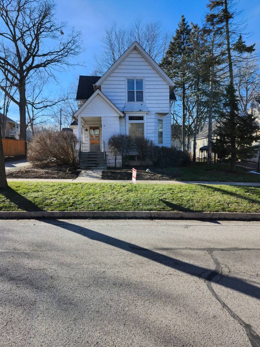 Apartment for rent at 115 No 5th St #2, Saint Charles, IL 60175