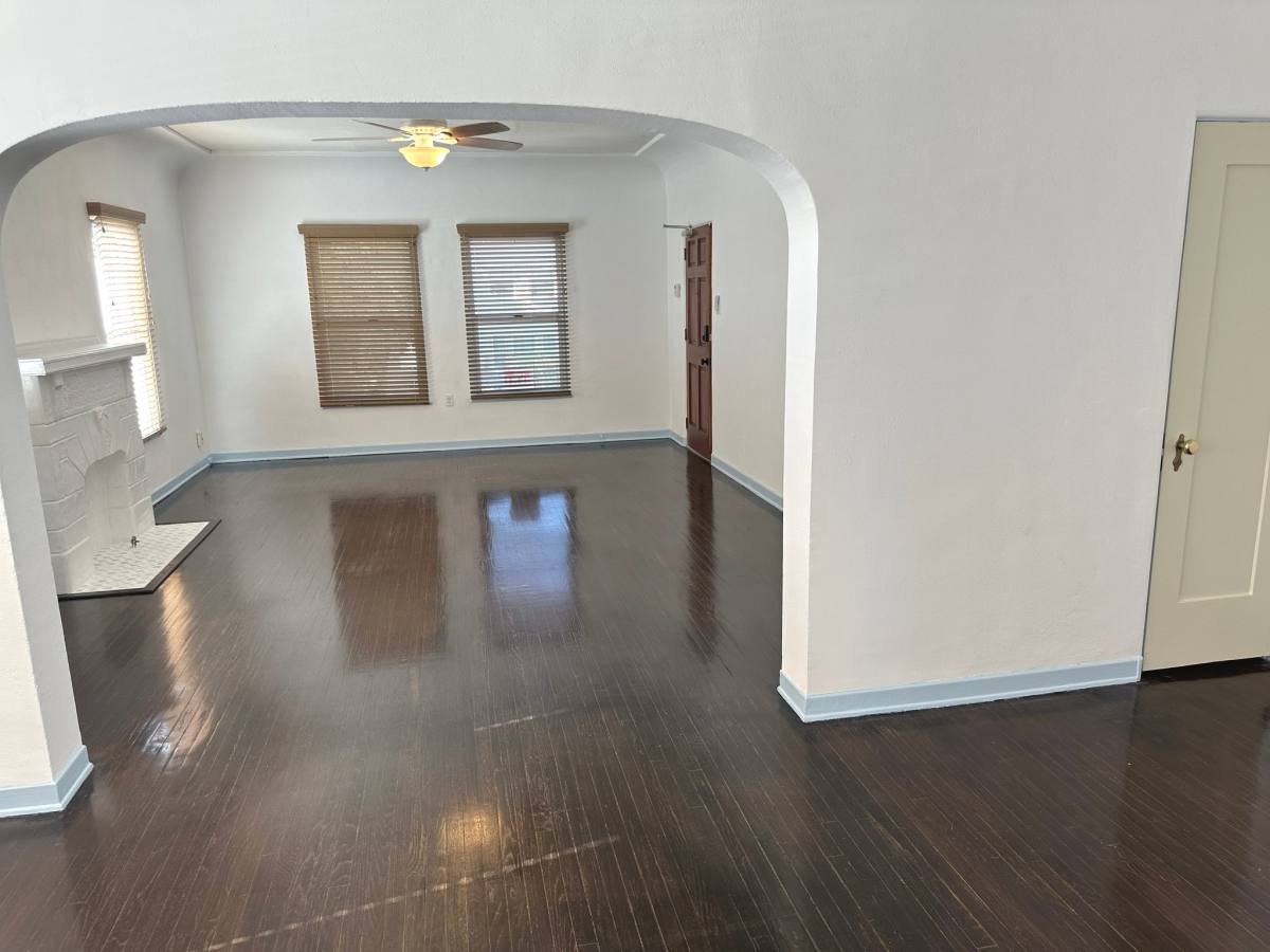House for rent at 6138 1 2 Saturn St, Los Angeles, CA 90035