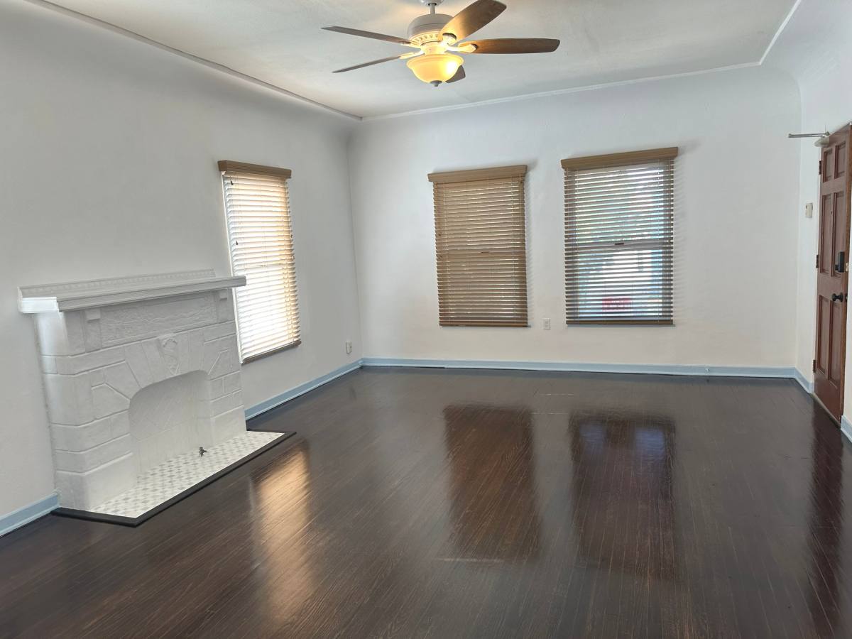 House for rent at 6138 1 2 Saturn St, Los Angeles, CA 90035