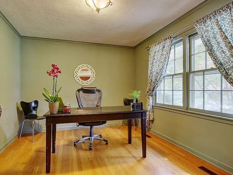 House for rent at 9536 Manor Rd, Leawood, KS 66206