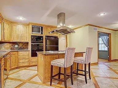 House for rent at 9536 Manor Rd, Leawood, KS 66206