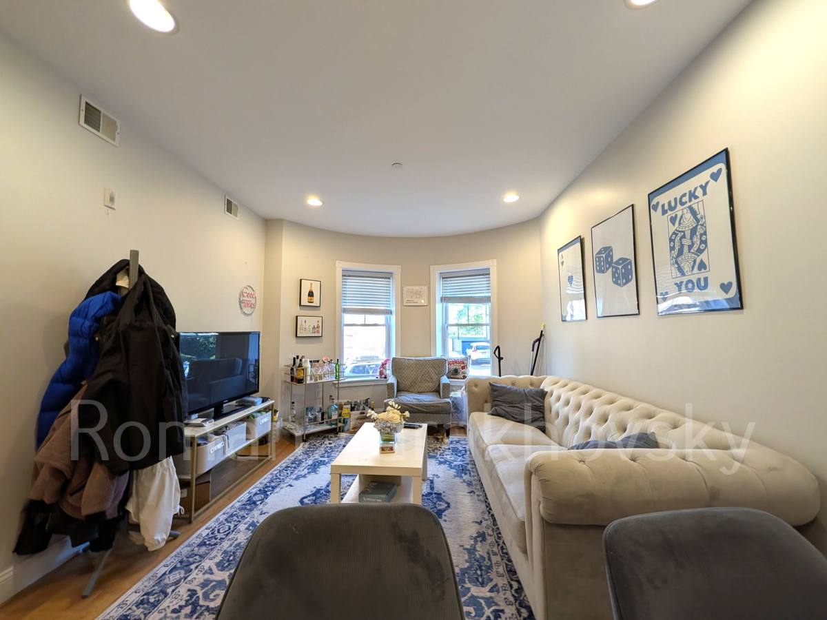 Apartment for rent at 54 Kent St #2A, Brookline, MA 02445