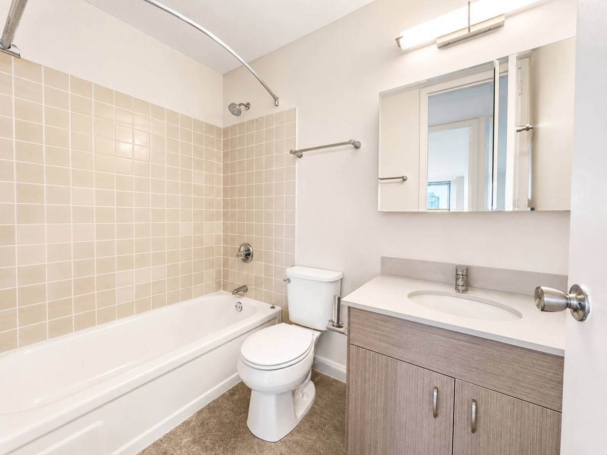 Apartment for rent at 1122 N Dearborn St #1611, Chicago, IL 60610