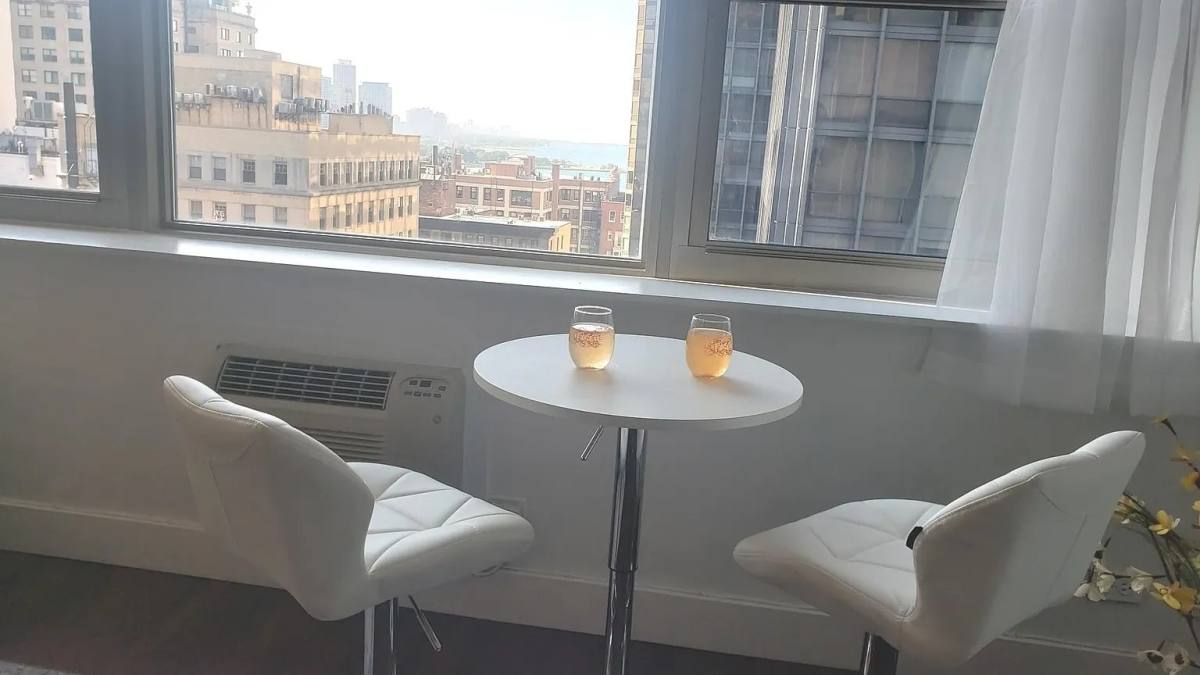 Apartment for rent at 253 E Delaware St #17, Chicago, IL 60605