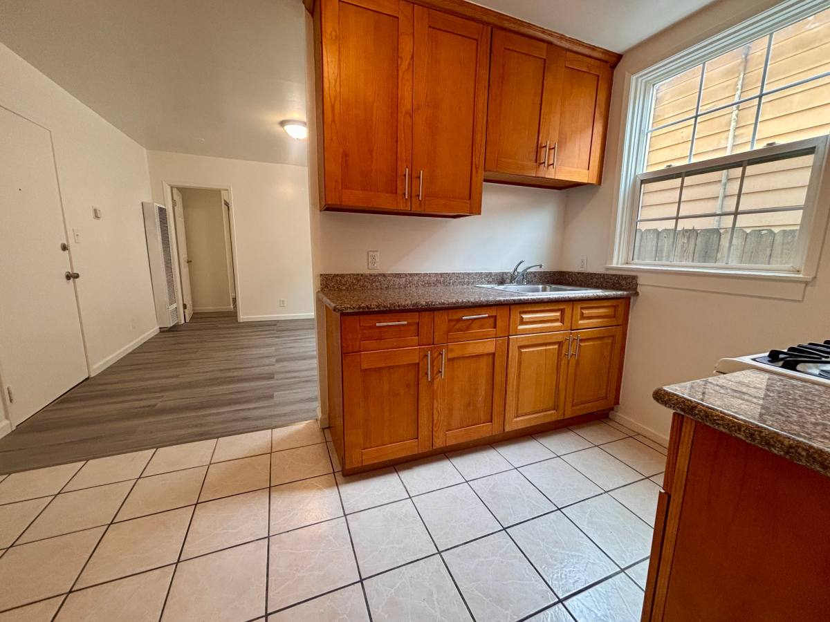 Apartment for rent at 1403 21st Ave #103, Oakland, CA 94603