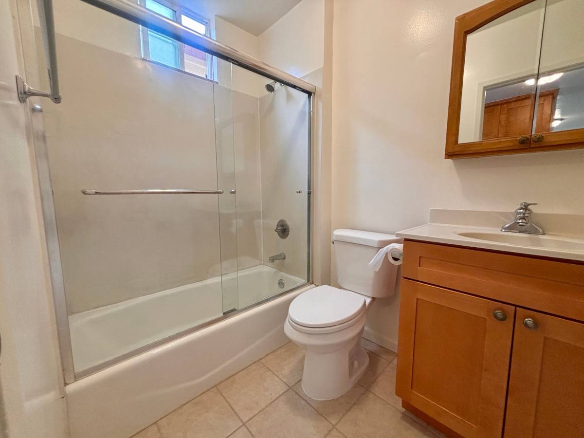 Apartment for rent at 1403 21st Ave #103, Oakland, CA 94603