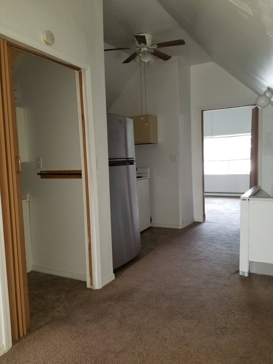 Apartment for rent at 15448 Calcutta Ave - 3rd, Cleveland, OH 44110