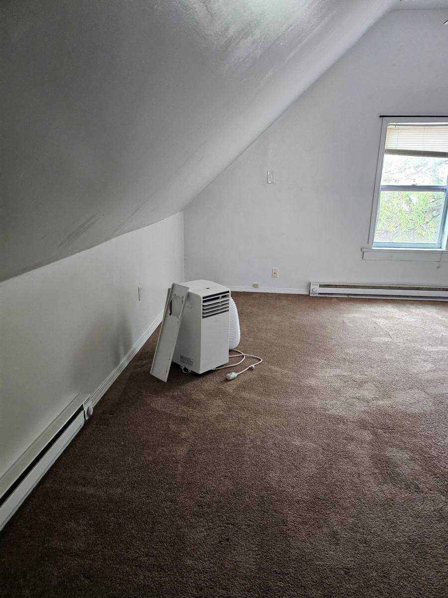 Apartment for rent at 15448 Calcutta Ave - 3rd, Cleveland, OH 44110
