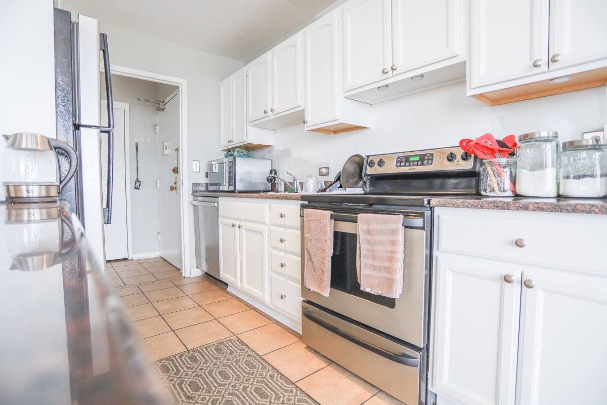 Apartment for rent at 5757 N Sheridan #11, Chicago, IL 60660