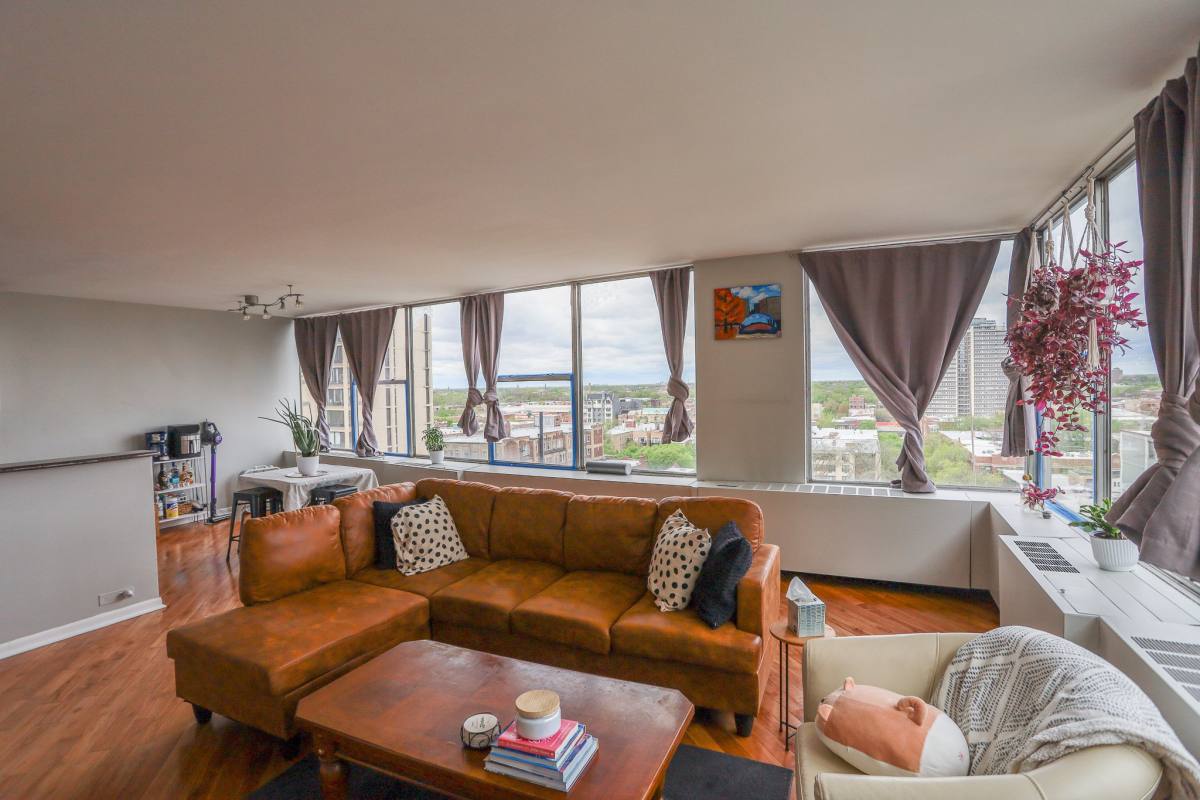 Apartment for rent at 5757 N Sheridan #11, Chicago, IL 60660