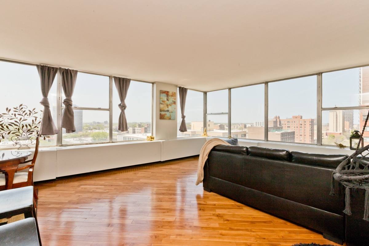 Apartment for rent at 5757 N Sheridan #11, Chicago, IL 60660