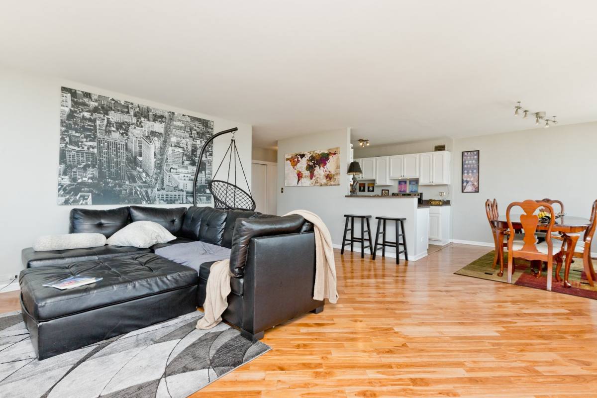Apartment for rent at 5757 N Sheridan #11, Chicago, IL 60660
