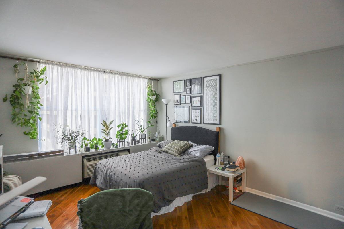Apartment for rent at 5757 N Sheridan #11, Chicago, IL 60660