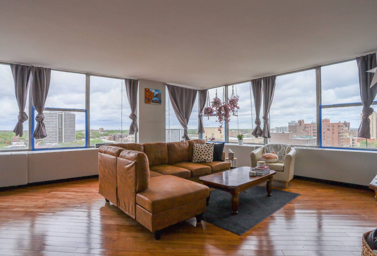 Apartment for rent at 5757 N Sheridan #11, Chicago, IL 60660