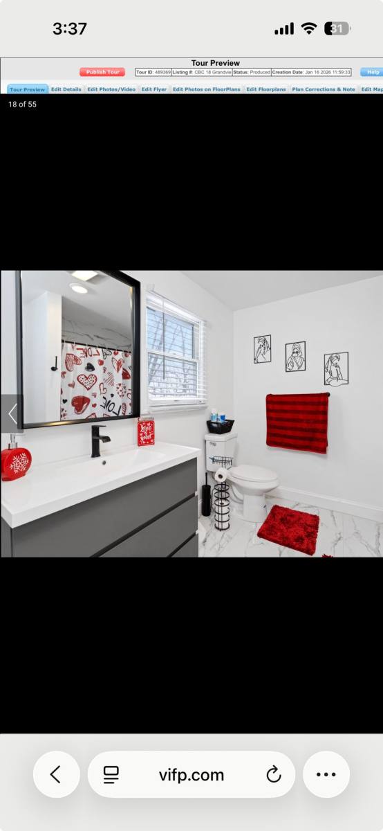 Apartment for rent at 18 Grandview Ave #1, Danbury, CT 06810
