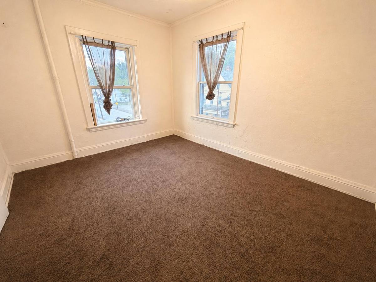 Apartment for rent at 326 Main St #8, Belle Vernon, PA 15012