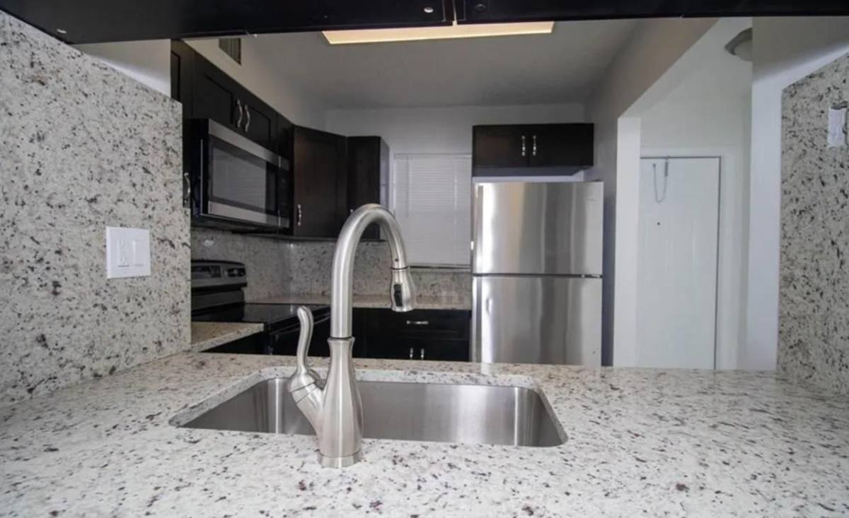 Apartment for rent at 11430 NW 45th St 11432, Coral Springs, FL 33065