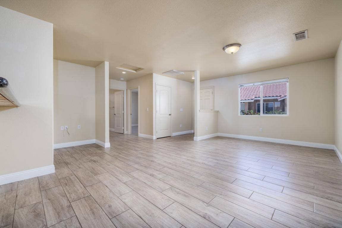 Apartment for rent at 16201 Viho Rd #3, Apple Valley, CA 92307