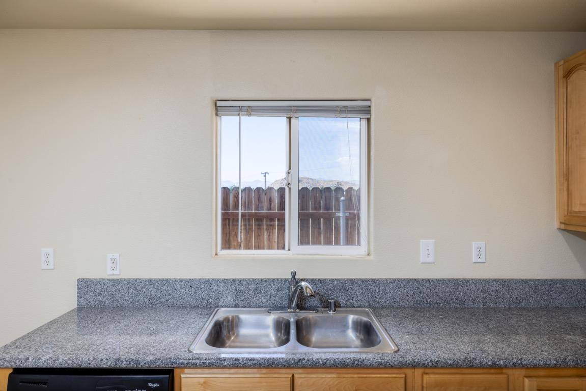 Apartment for rent at 16201 Viho Rd #3, Apple Valley, CA 92307