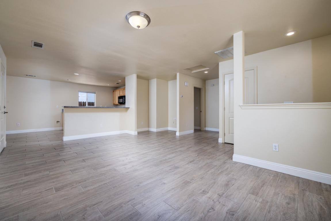 Apartment for rent at 16201 Viho Rd #3, Apple Valley, CA 92307