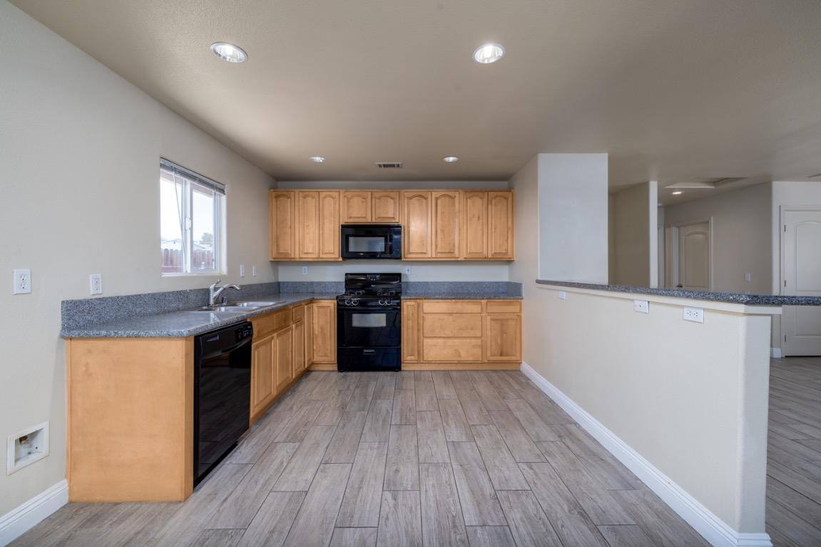 Apartment for rent at 16201 Viho Rd #3, Apple Valley, CA 92307