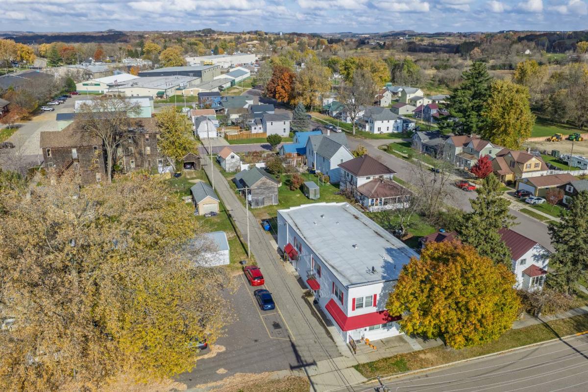 Apartment for rent at 405 Franklin St #1, Elroy, WI 53929