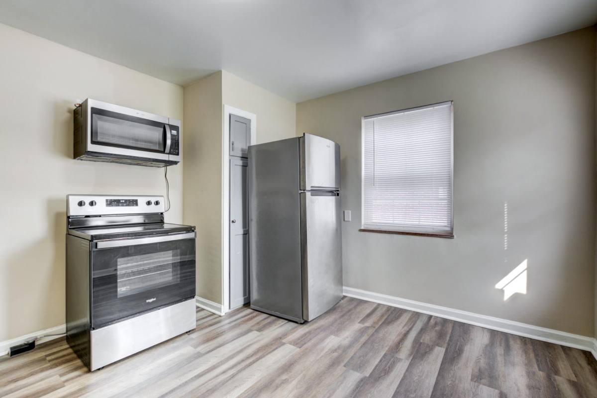 Townhouse for rent at 486 S James Rd, Columbus, OH 43213