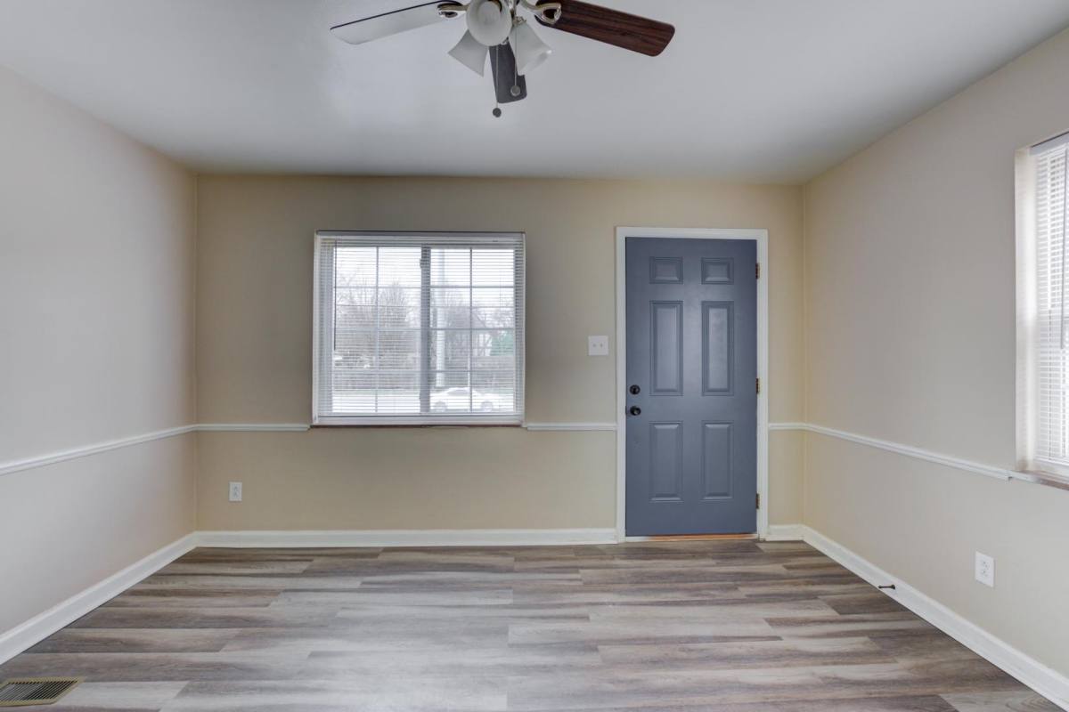 Townhouse for rent at 486 S James Rd, Columbus, OH 43213