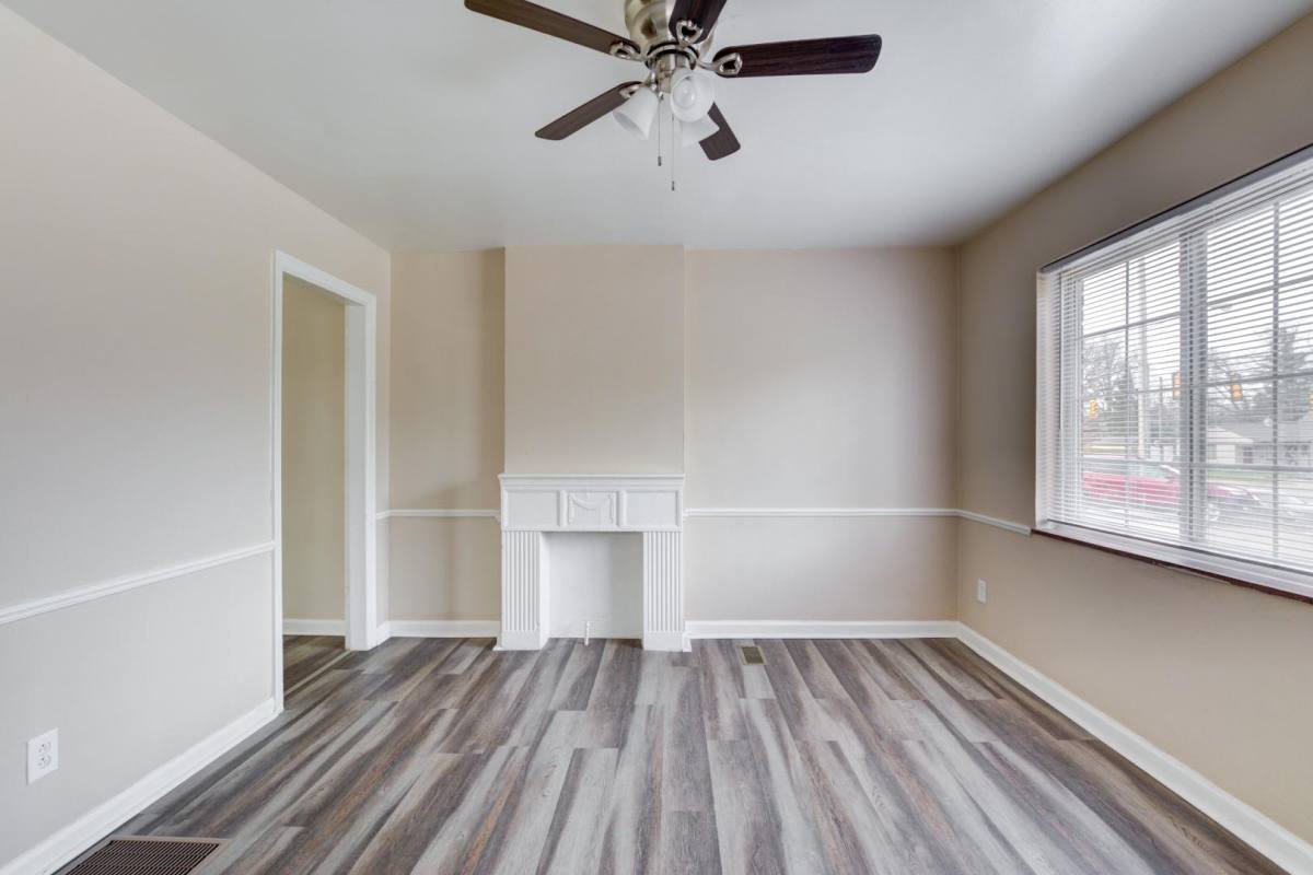 Townhouse for rent at 486 S James Rd, Columbus, OH 43213