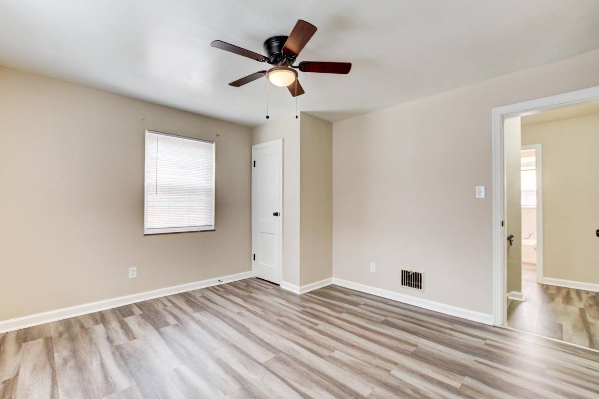 Townhouse for rent at 486 S James Rd, Columbus, OH 43213