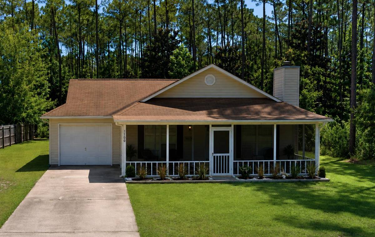 House for rent at 1100 Oak St, Ocean Springs, MS 39564