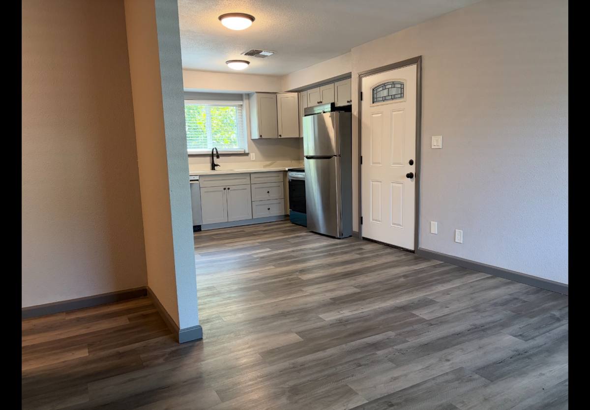 Apartment for rent at 1023 W St #2, Sacramento, CA 95818