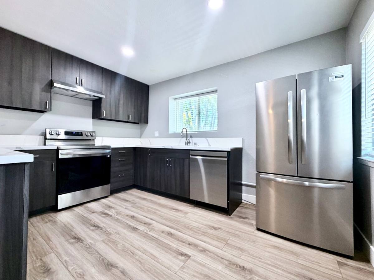 Apartment for rent at 1122 T St #5, Sacramento, CA 95818