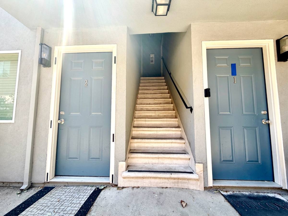 Apartment for rent at 1122 T St #5, Sacramento, CA 95818