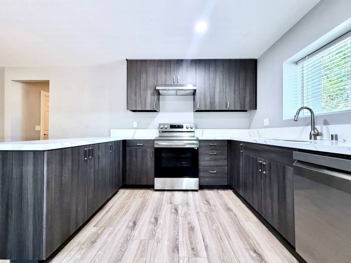 Apartment for rent at 1122 T St #5, Sacramento, CA 95818