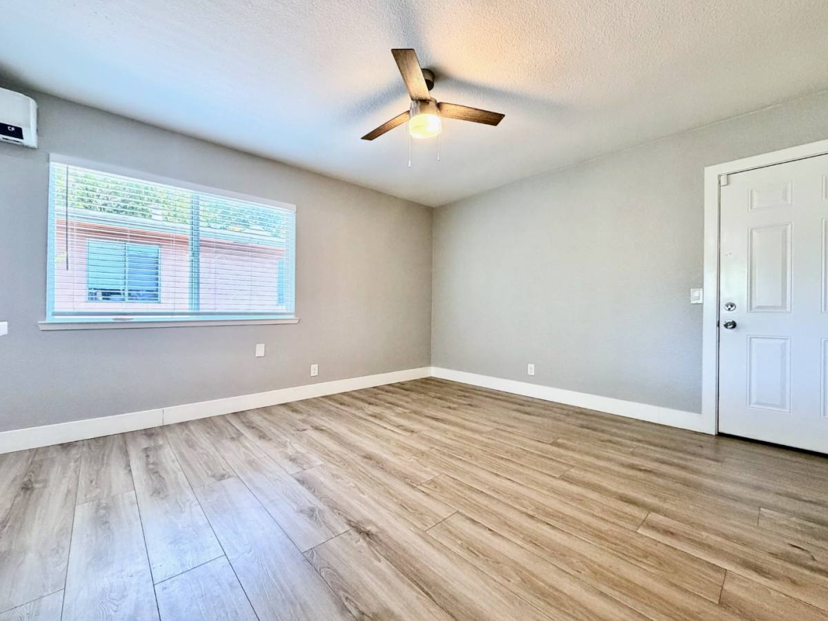 Apartment for rent at 1122 T St #5, Sacramento, CA 95818