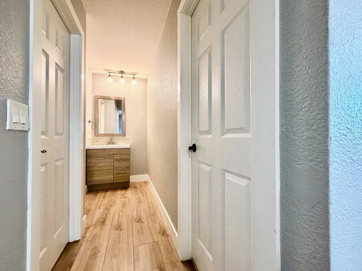 Apartment for rent at 1122 T St #5, Sacramento, CA 95818