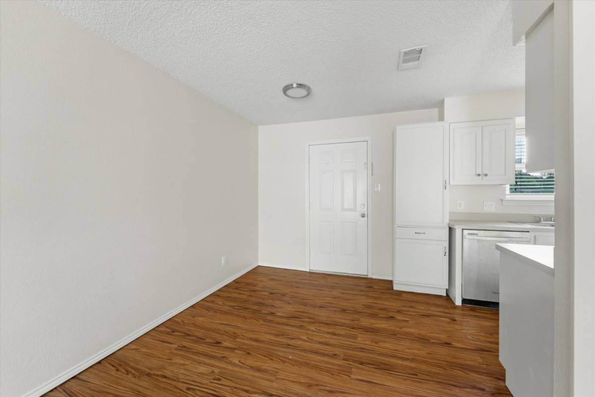Apartment for rent at 401 N 7th St C, Midlothian, TX 76065