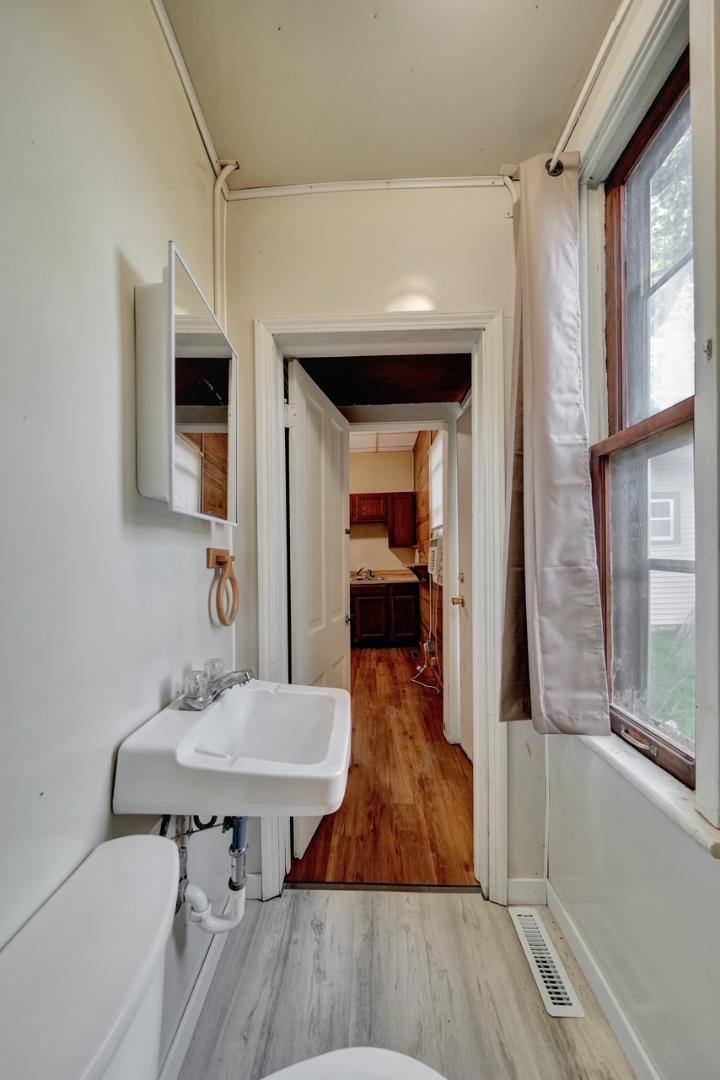 Apartment for rent at 2411 Q St #2, Lincoln, NE 68503
