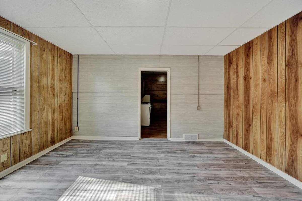 Apartment for rent at 2411 Q St #2, Lincoln, NE 68503