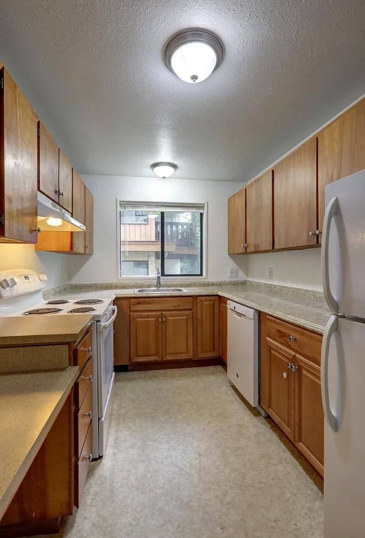 Apartment for rent at 2130 S 107th St #E5, Seattle, WA 98168