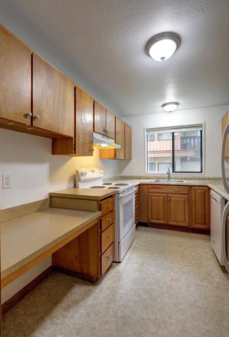 Apartment for rent at 2130 S 107th St #E5, Seattle, WA 98168
