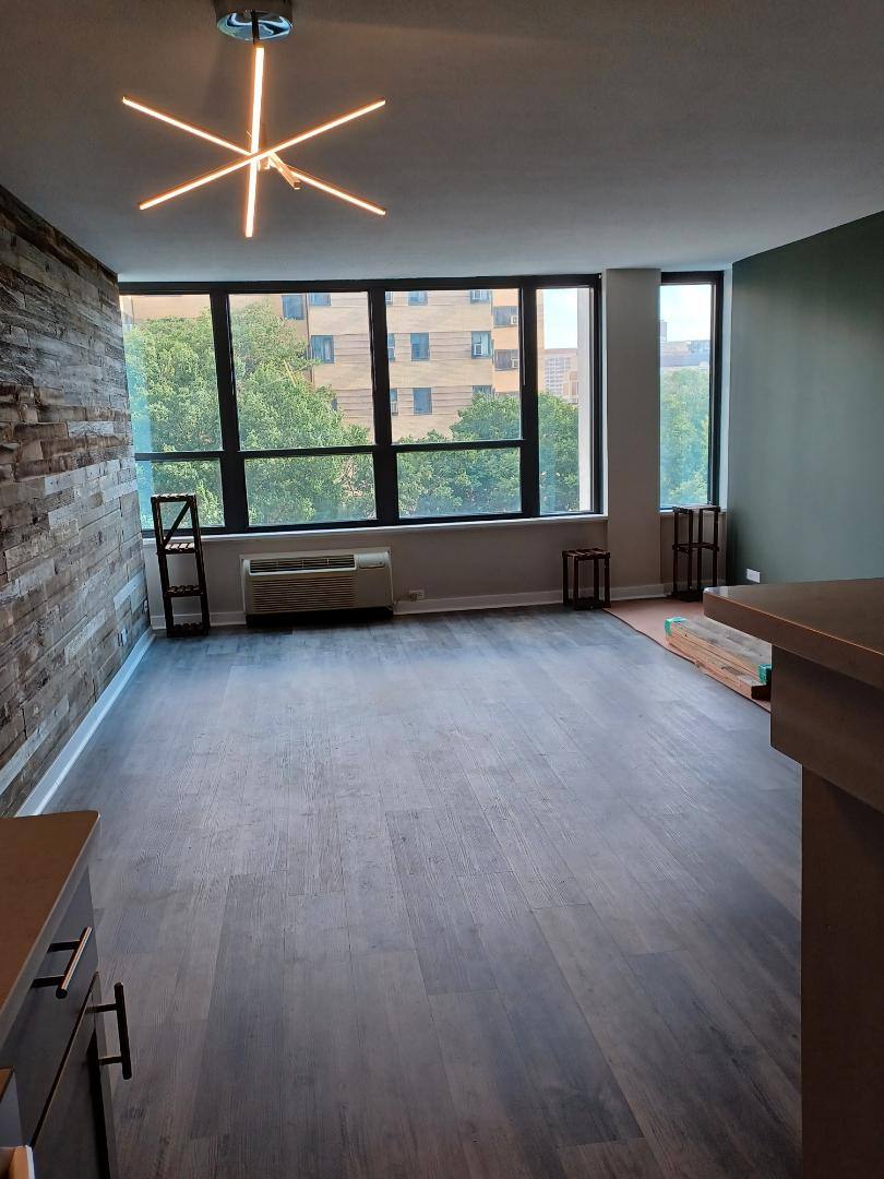 Apartment for rent at 5100 N Marine Dr #4J, Chicago, IL 60640