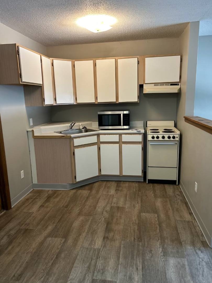 Apartment for rent at 1302 S 11th St #9, Oskaloosa, IA 52577