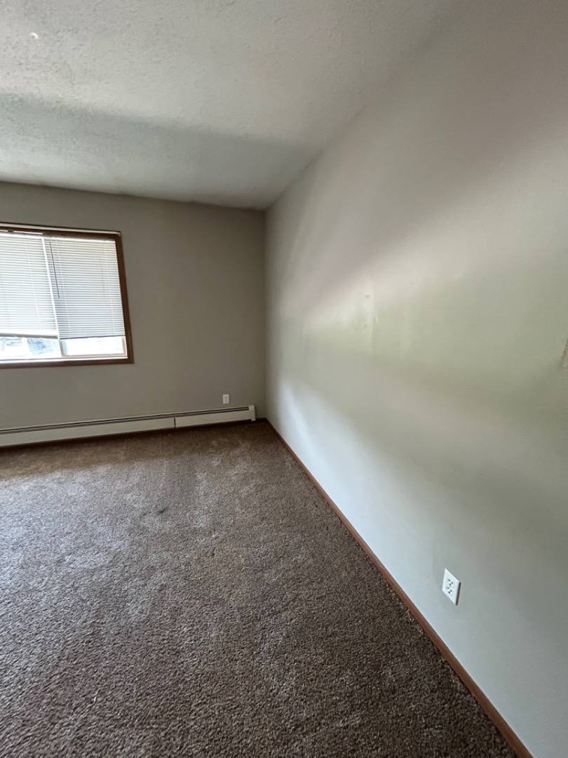 Apartment for rent at 1302 S 11th St #9, Oskaloosa, IA 52577