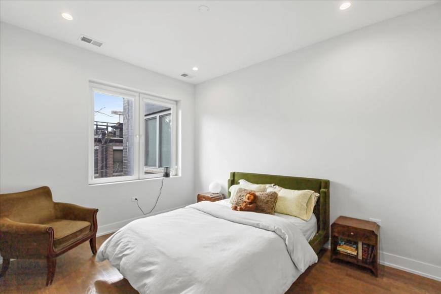 Apartment for rent at 2217 W Madison St, Chicago, IL 60612