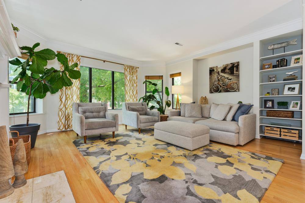 Condo for rent at 2439 N Burling St #1S, Chicago, IL 60614