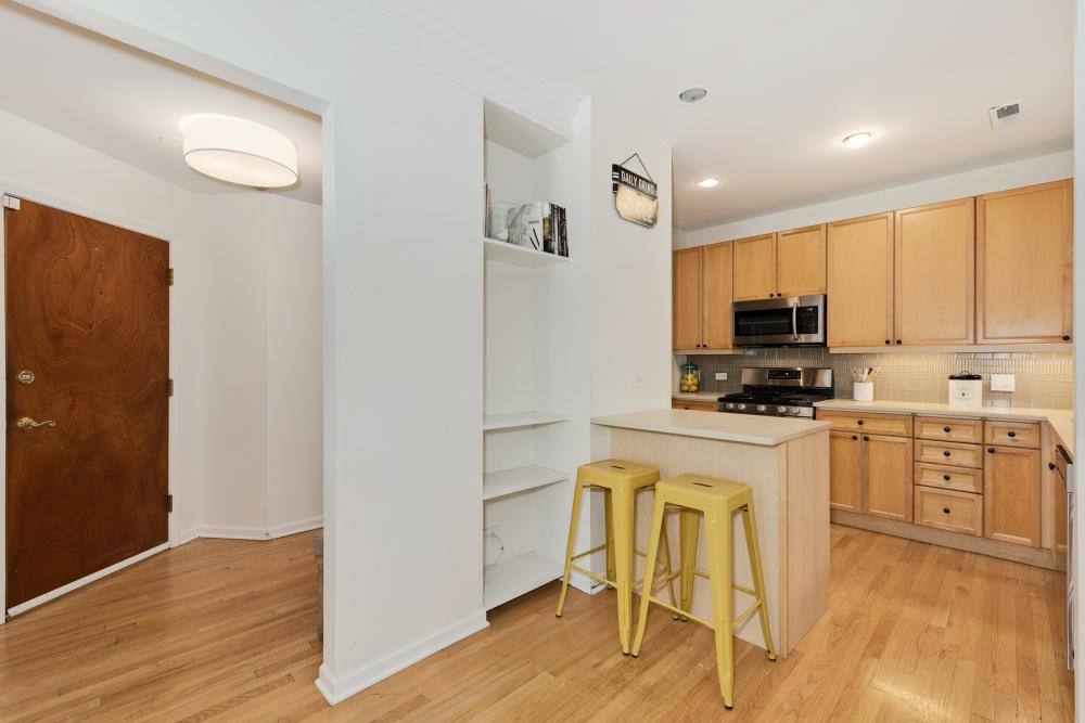 Condo for rent at 2439 N Burling St #1S, Chicago, IL 60614