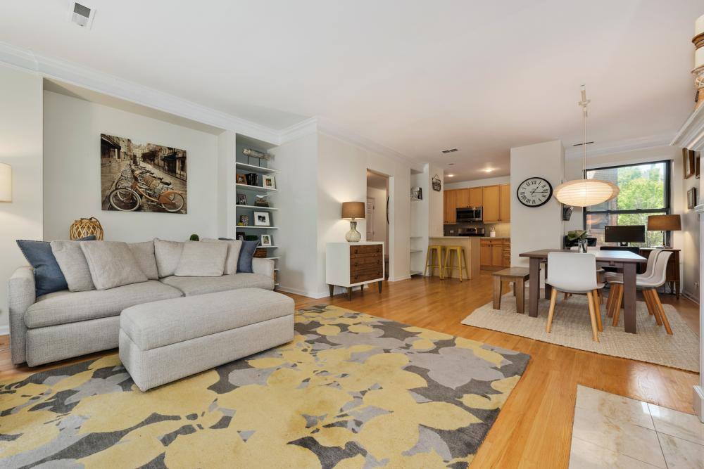 Condo for rent at 2439 N Burling St #1S, Chicago, IL 60614