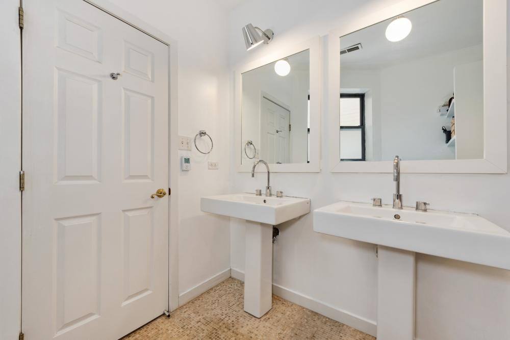 Condo for rent at 2439 N Burling St #1S, Chicago, IL 60614
